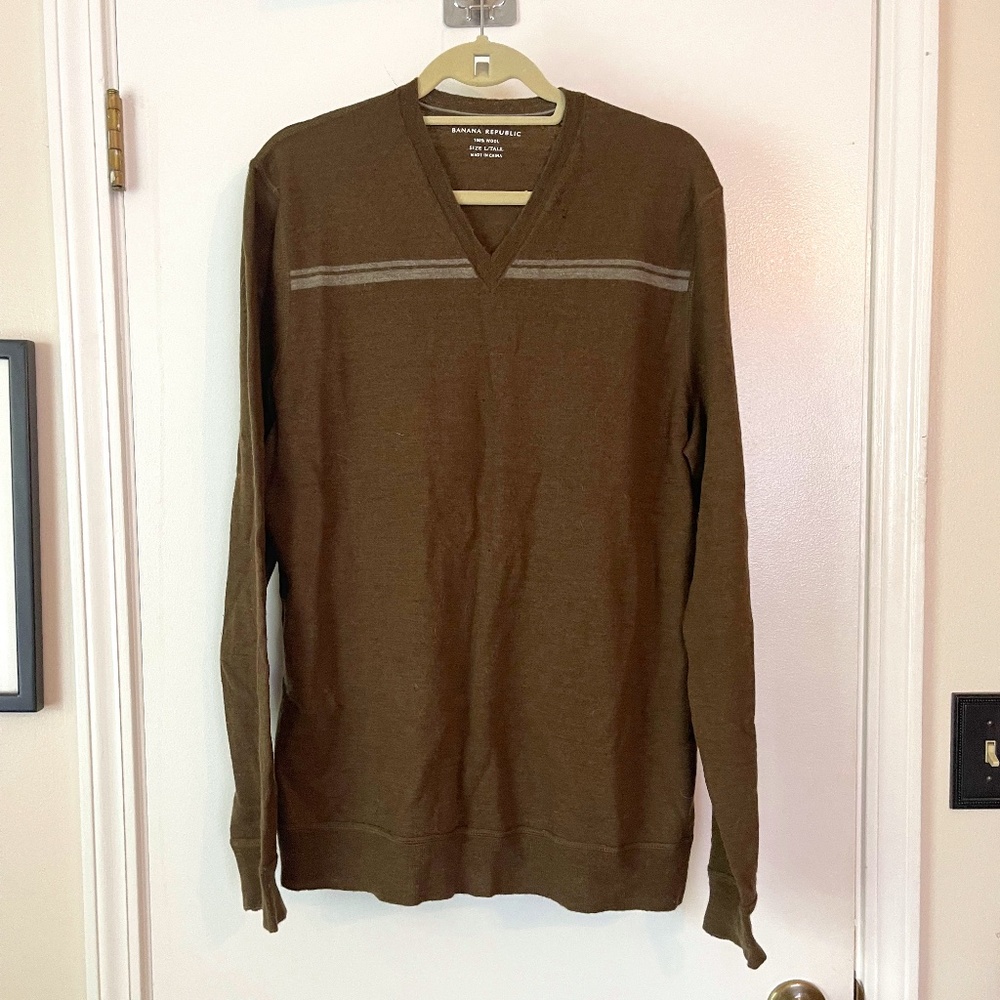 Banana Republic Wool V-neck Sweater Tall - Large